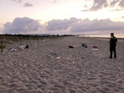 Identificats una quinzena de participants al ‘botellón’ a la platja dels Muntanyans