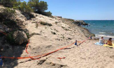 L’excés de banyistes obliga a tancar la platja del Canyadell durant dues hores