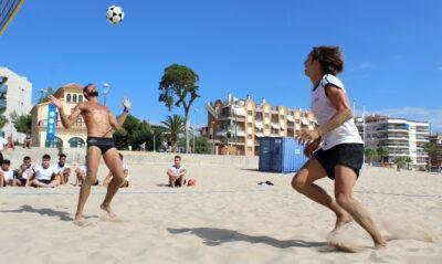 Els integrants de la ‘selecció de Llorenç Gómez’ es concentren  a la platja de Torredembarra