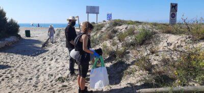 Es recullen més de 350 quilos de deixalles a la platja del Gorg de Creixell