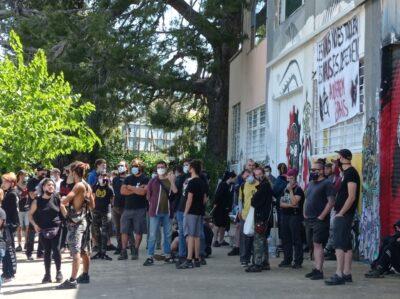 CRÒNICA l Les Naus aconsegueixen ajornar el desallotjament fins el 15 de juny