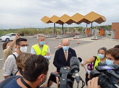 CRÒNICA l El subdelegat visita el Baix Gaià: xampany i pastes amb l’aixecament dels peatges… i poca cosa més