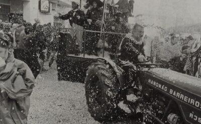 ARA FA 25 ANYS l Una batalla carnavalesca amb deu tones  de confeti, el culebrot de Vertosa arriba  al seu final i el del CAP continua