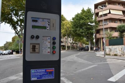 L’Ajuntament de Torredembarra renova els 13 parquímetres de la zona blava