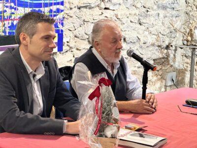 Enric Grangel omple la Sala Lluís d’Icart en la presentació del seu darrer llibre: ‘Torroja’