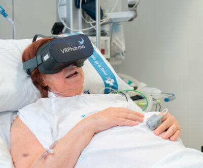 La realitat virtual redueix el dolor i l’ansietat dels pacients de l’UCI en procediments dolorosos