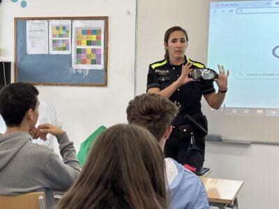 Sessions formatives de la Policia Local sobre educació viària i xarxes socials als instituts