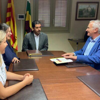 El delegat del Govern, Àngel Xifré, visita l’Ajuntament de la Pobla de Montornès