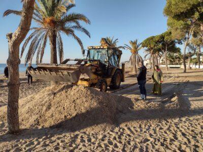 L’Ajuntament d’Altafulla reconstrueix el cordó dunar per protegir el Parc de Voramar