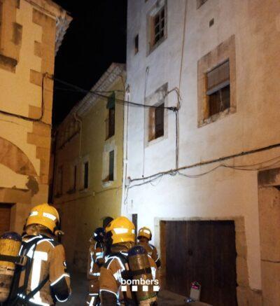 Un incendi afecta un habitatge de la plaça del Pou d’Altafulla i s’han d’atendre cinc persones