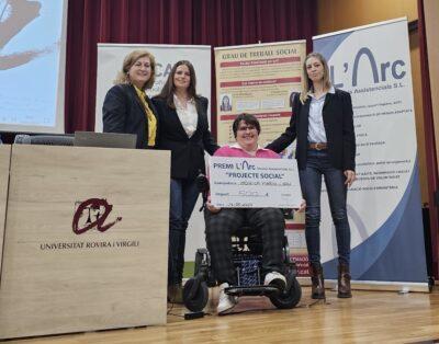 L’Arc Serveis entrega el premi del III Concurs de Projecte Socials per a gent gran de la URV