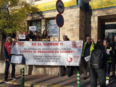 Els carters denuncien amb un esmorzar reivindicatiu la situació límit en el servei de Correus del Baix Gaià