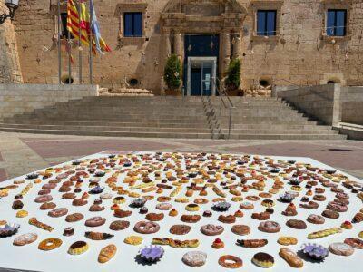 IMATGES l La plaça del Castell s’omple d’art efímer