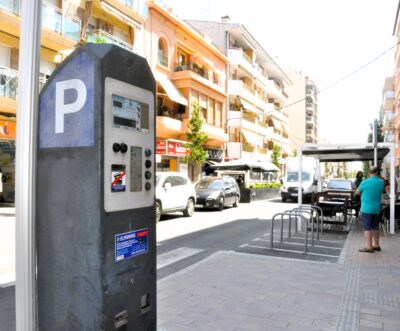 L’Ajuntament deixa de vendre targetes de zona blava per a residents fins que s’implanti el nou sistema de parquímetres