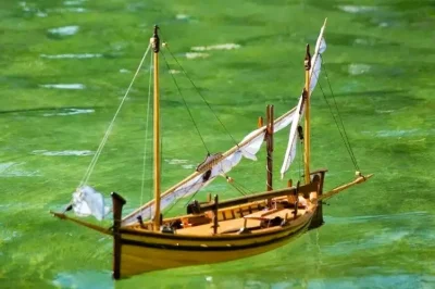 Exhibició de barques de radiocontrol el 22 de març al Port de Torredembarra