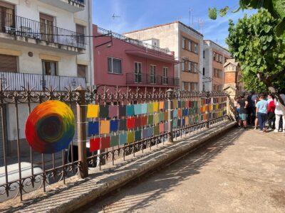 L’Escola Molí de Vent dona vida al Seguici Popular amb una exposició d’art efímer