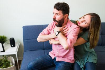 Com actuar davant una persona que s’està ennuegant