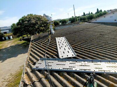 Millora el Centre de Recuperació de Voluminosos amb la retirada de fibrociment i la instal·lació de plaques solars