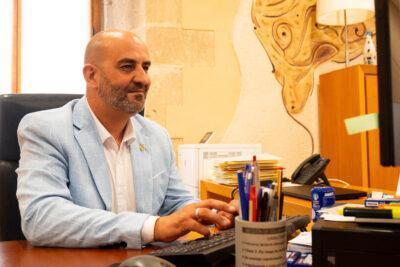 Entrevista l Vale Pino: “Hem de sacrificar places d’aparcament per més arbrat i voreres més àmplies”