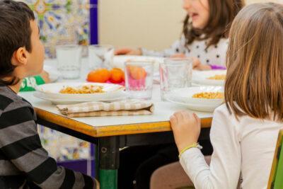 Només un de cada cinc infants de famílies vulnerables van a casals que inclouen menjar