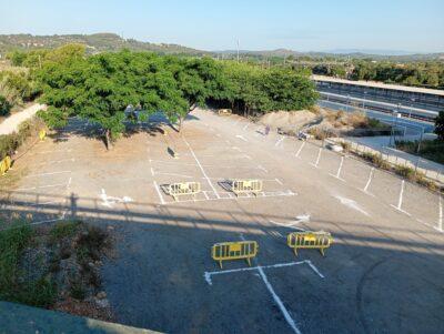 Altafulla senyalitza i pinta els dos aparcaments gratuïts de la zona de Baix a Mar
