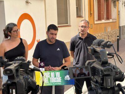 La CUP denuncia a Torredembarra la turistificació massiva i impulsa una web per identificar pisos turístics il·legals