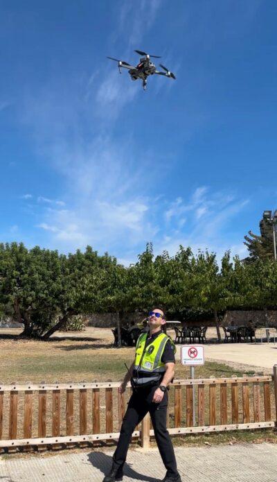 El dron de la Policia Local detecta quatre piscines a la Marítima Nord que podrien ser focus de mosquits