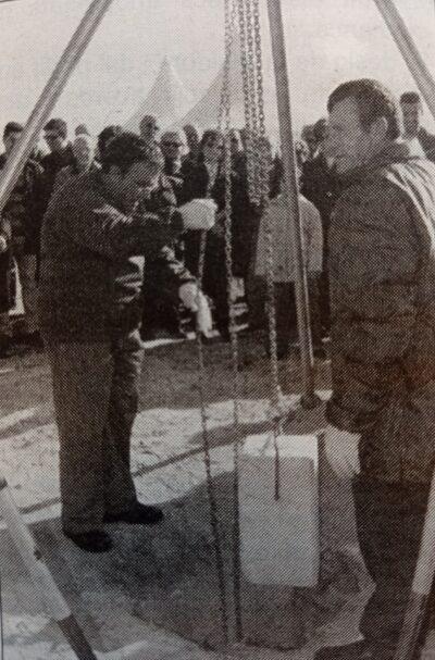 ARA FA 25 ANYS l Es col·loca de la primera pedra del Centre Especial de Treball i del Centre Ocupacional