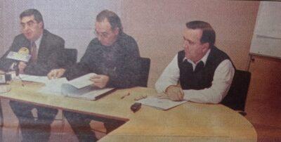 ARA FA 25 ANYS l CiU, ERC i el PSC signen un pacte de govern amb 9 dels 13 regidors del ple torrenc