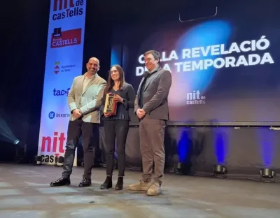 Els Nois de la Torre assoleixen el premi a la colla revelació a la Nit de Castells