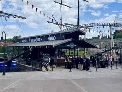 Vermuts Miró inaugura una nova vermuteria a PortAventura Park