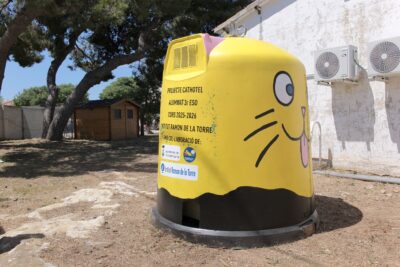S’instal·len dos refugis i punts d’alimentació per a gats a Cal Dània i al polígon Roques Planes