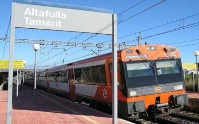 Un jove que havia pujat a un vagó s’electrocuta amb la catenària de l’estació de tren d’Altafulla-Tamarit
