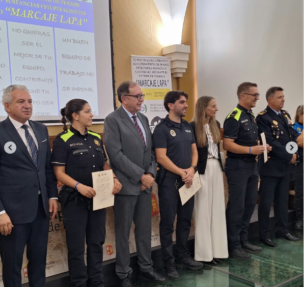460 Formació especialitzada de guia caní