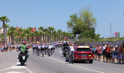 L’Ajuntament de Torredembarra posa a disposició de la ciutadania 60 banderoles del Tour de França